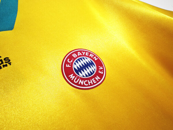 BAYERN MUNICH 1993/95 - AWAY - Image 4