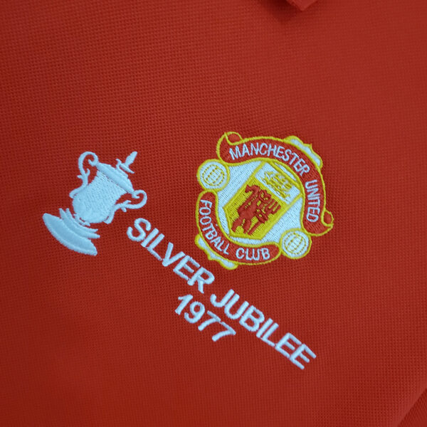 MAN.UNITED 1977 - HOME - Image 4