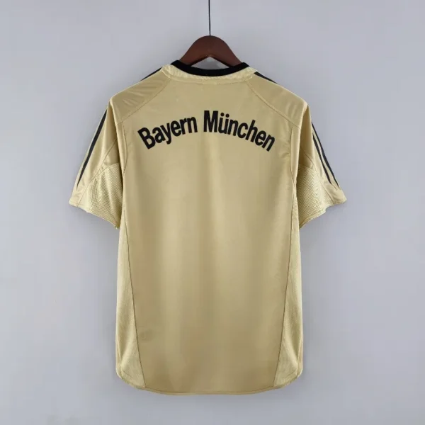BAYERN MUNICH 2004/05 - AWAY - Image 2