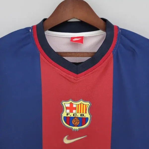 BARCELONA 1998/99 - HOME - Image 3