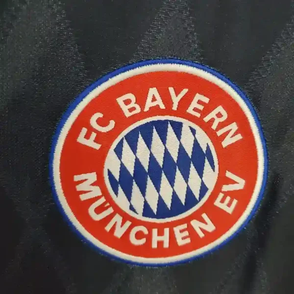 BAYERN MUNICH 1997/99 - HOME - Image 4