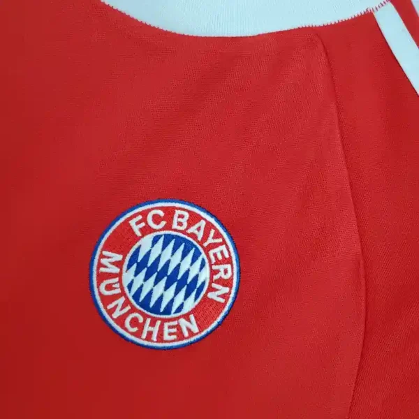 BAYERN MUNICH 2000/02 - HOME - Image 4